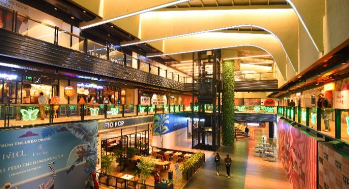 These are the best 5 malls in Delhi NCR for Valentine's Day shopping