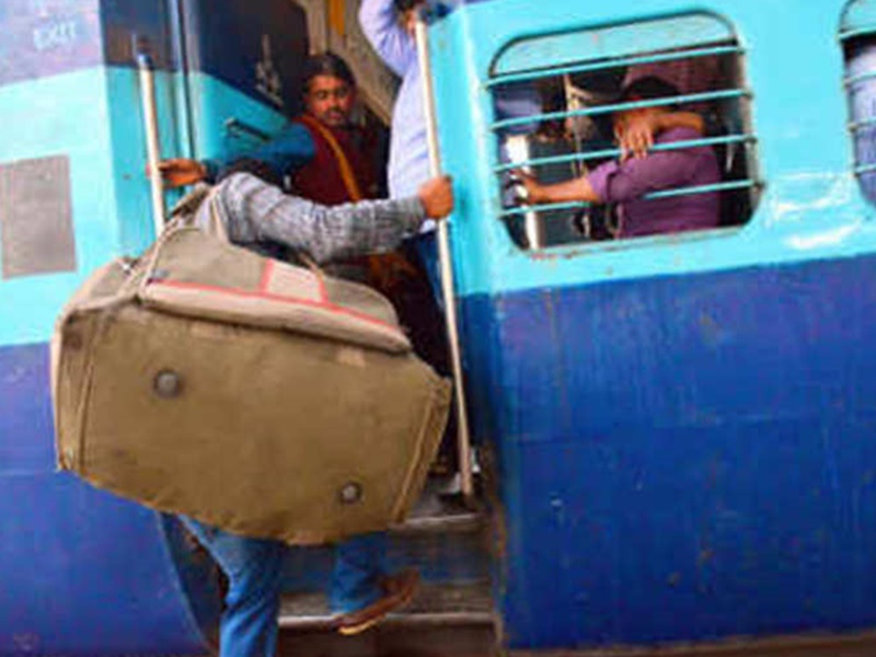 railways rules-of-luggage-can-you-carry-during-train-travel