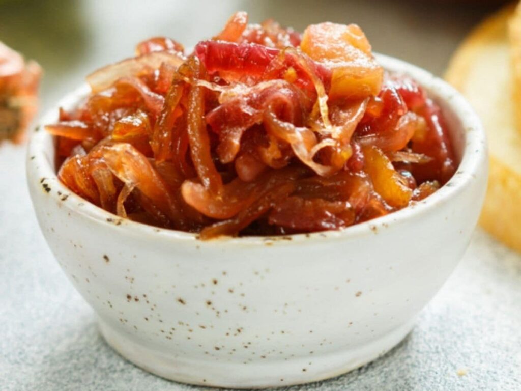 Delicious Apple Chutney: Elevate Your Meal!