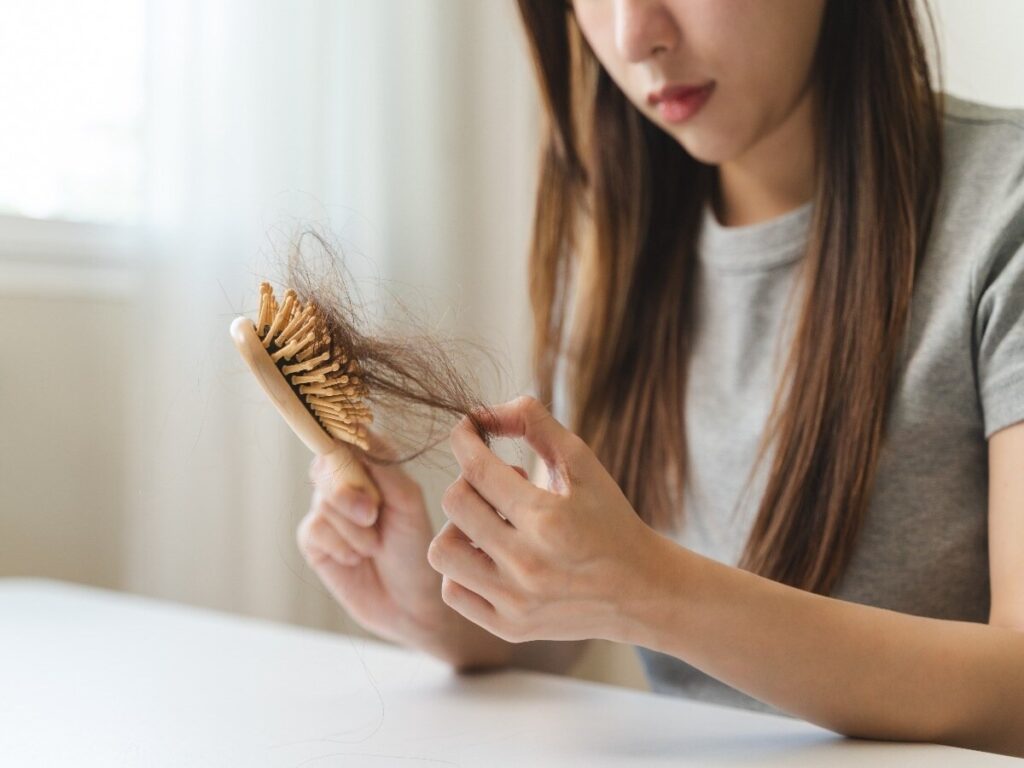 Avoid These 6 Mistakes While Combing Hair to Prevent Hair Loss