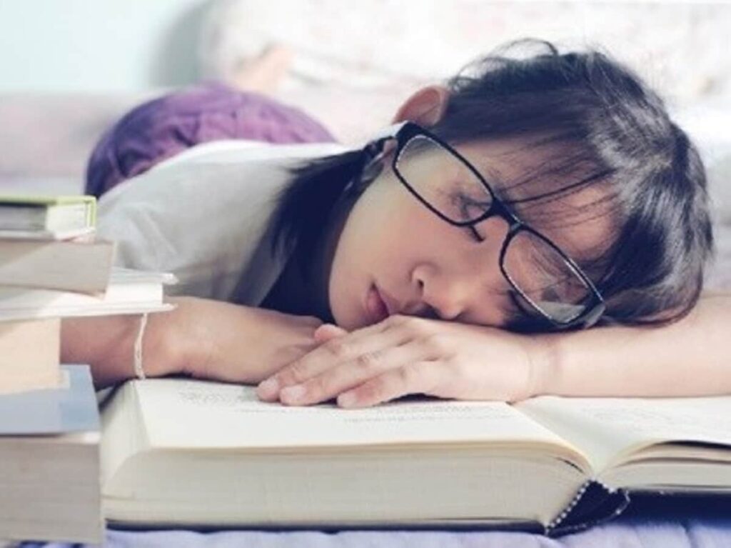 Beat Study Sleepiness: 5 Parenting Tips for Focused Kids