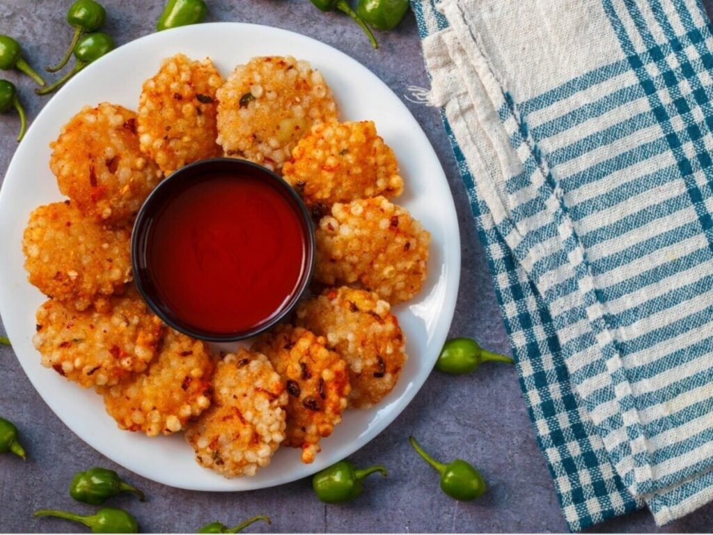 Perfect Your Sabudana Vada: Tips to Avoid Oil Splatter!