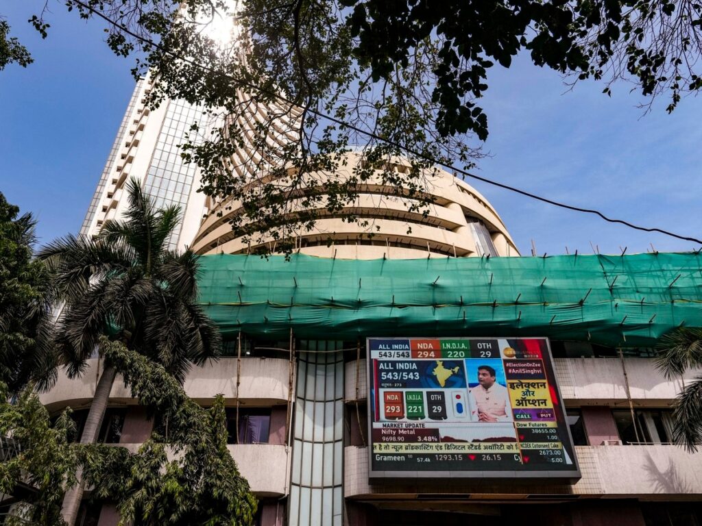 Stock market recovers strongly, Sensex rises 218 points, investors elated