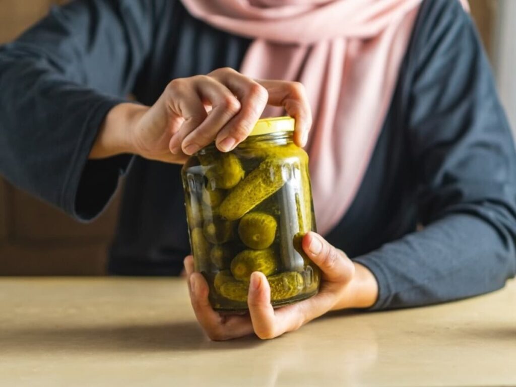 Say Goodbye to Stuck Spice Jar Lids with Chef Pankaj's Quick Kitchen Tips!