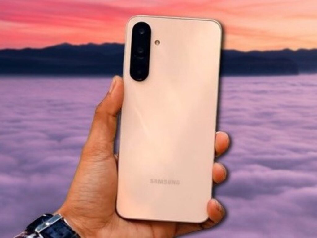 Buy Samsung's superfast phone for ₹10749 with a 50MP camera and Eye Care display, lasting 6 years.