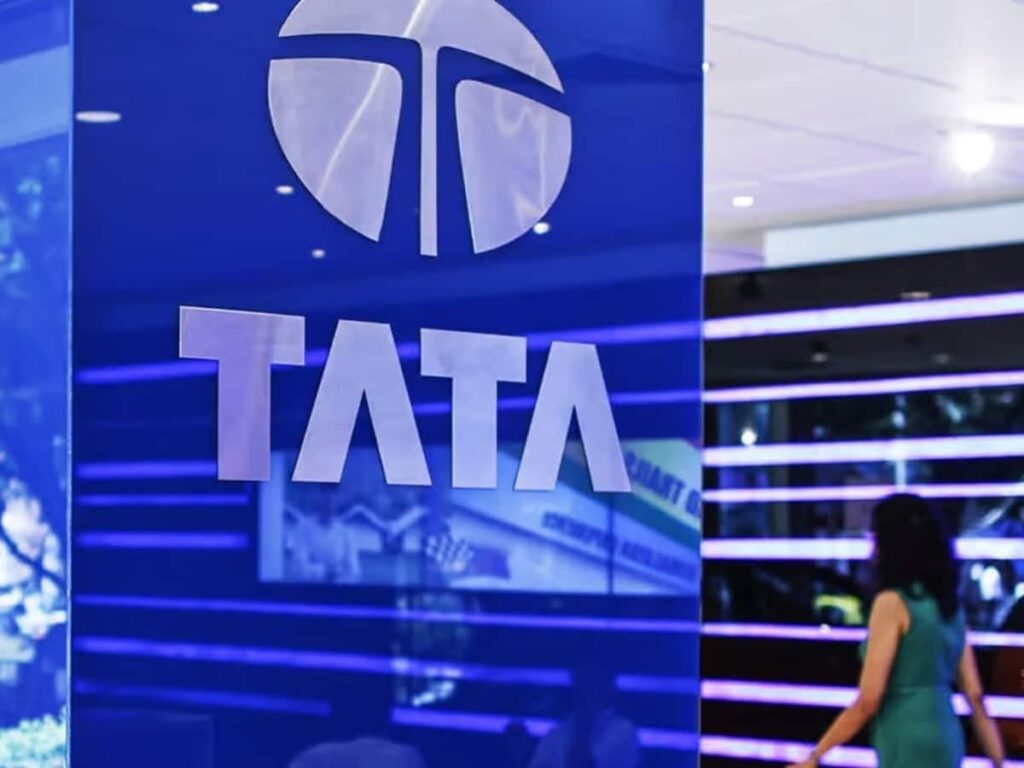 LIC buys 25 crore shares of Tata Group company, stake surpasses 7%, shares under 200 rupees