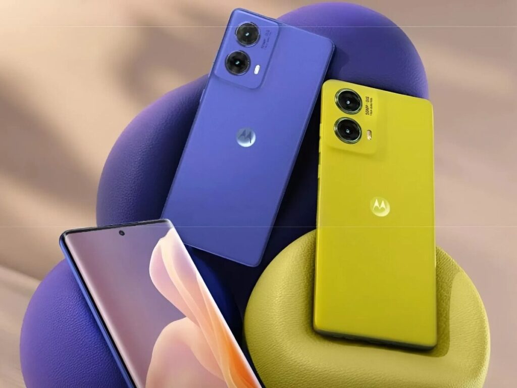 Motorola 5G phone with curved display available for under ₹15,000, deal details here