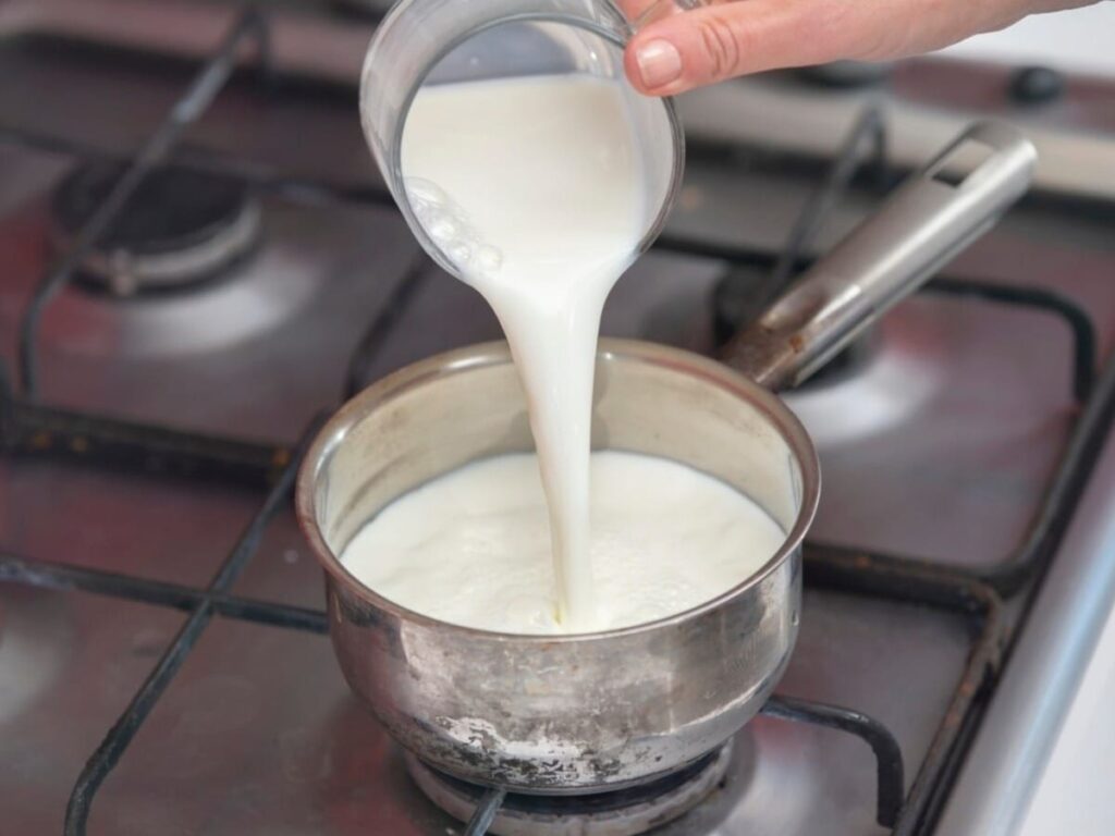 Avoid Boiling Milk in These Metal Pots to Stay Safe