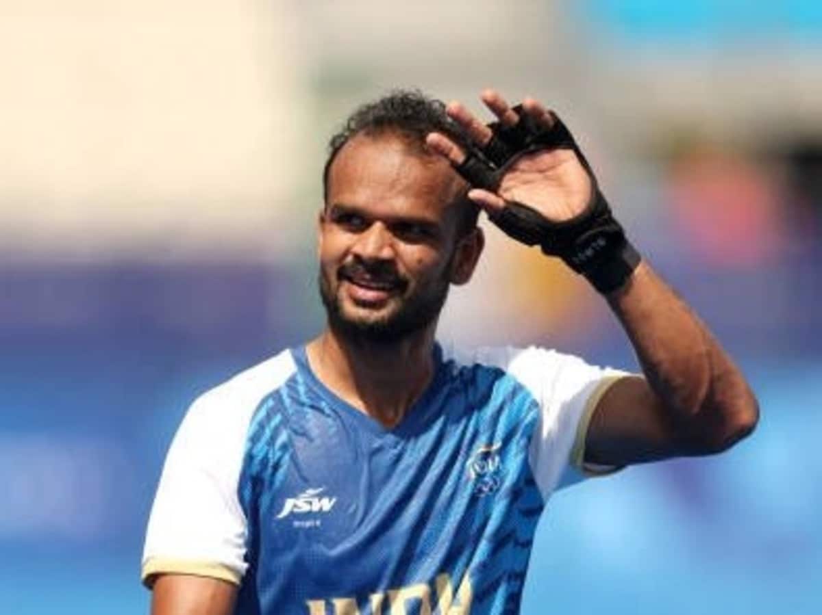 Double Olympic Medalist Hockey Star Announces Retirement, Scored 67 Goals for the Nation