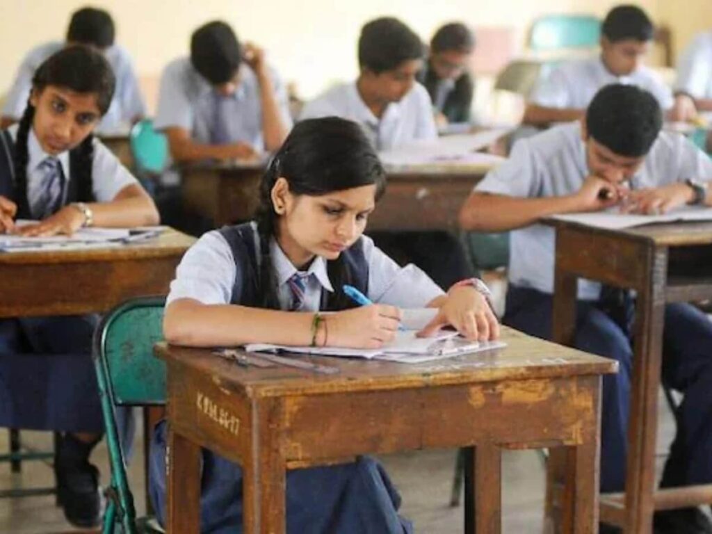 Kids Face Failing Grades Again: Pass-Fail System Reinstated for 5th and 8th Grade in This State