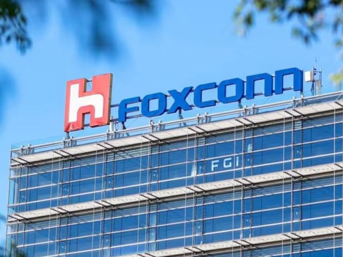 Over 300 engineers return from China, Foxconn's order impacts iPhone 17 production!