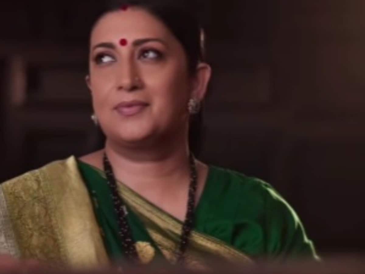 Sas Bahu Ki Kahani Returns: Smriti Irani Teases Tulsi's Comeback!